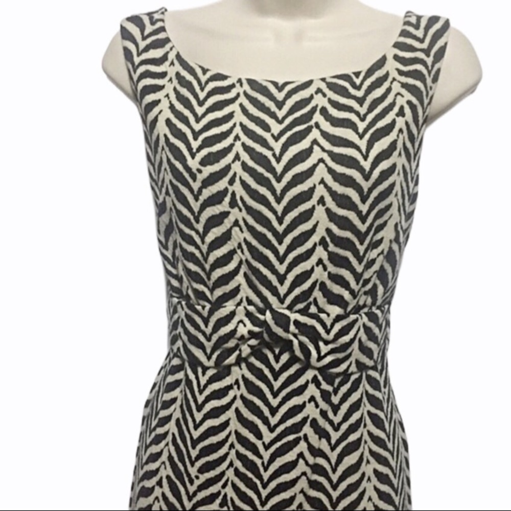 🚫SOLD🚫DVF Black & White Jacquard Boyd Dress - Picture 3 of 5